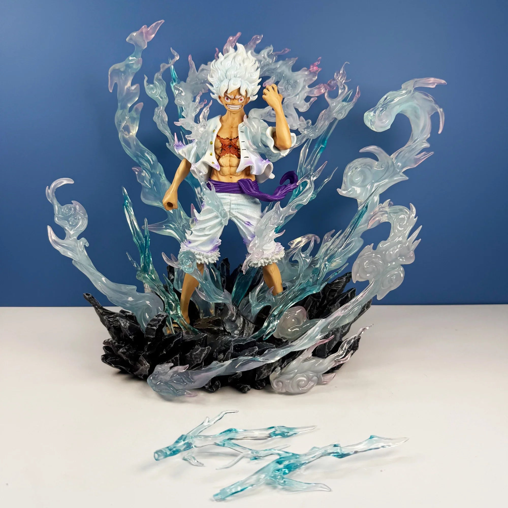 Luffy Gear 5 Figure